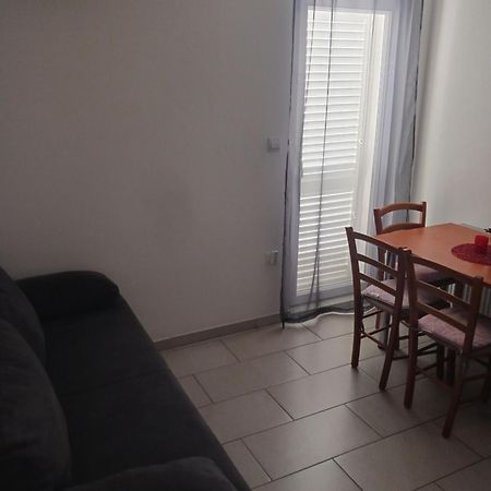 פרימוסטן Apartmani Petra מראה חיצוני תמונה