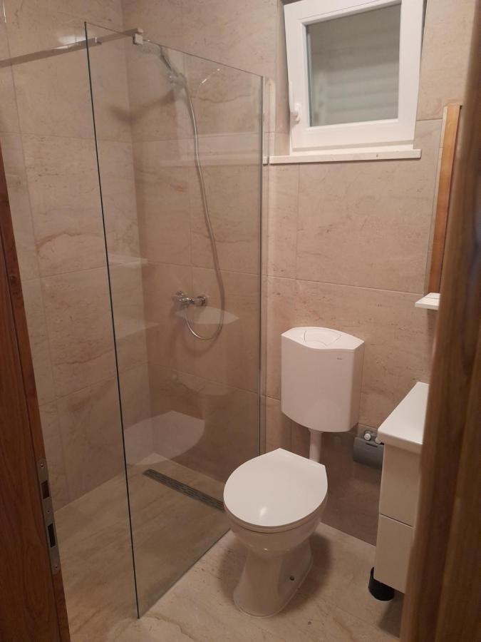 פרימוסטן Apartmani Petra מראה חיצוני תמונה