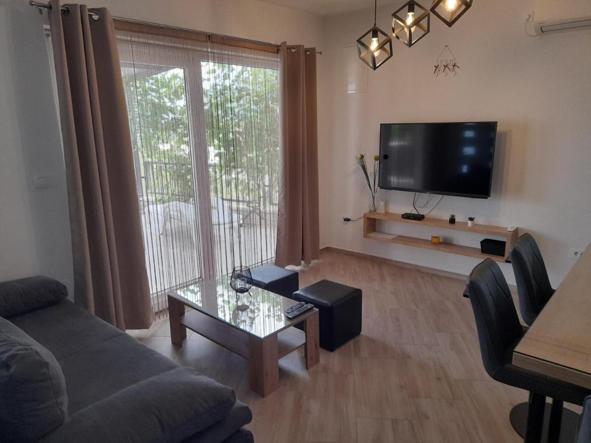 פרימוסטן Apartmani Petra מראה חיצוני תמונה