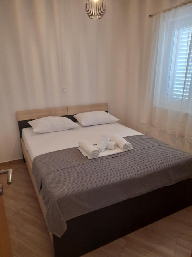 פרימוסטן Apartmani Petra מראה חיצוני תמונה