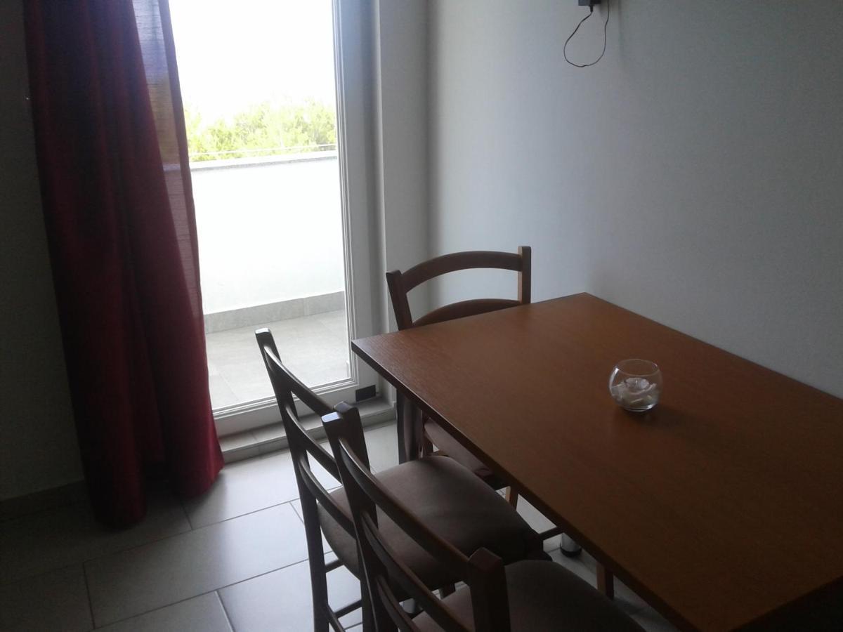 פרימוסטן Apartmani Petra מראה חיצוני תמונה