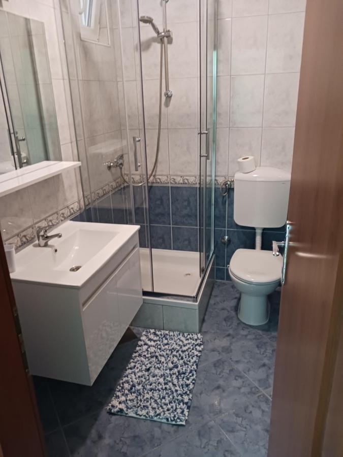 פרימוסטן Apartmani Petra מראה חיצוני תמונה