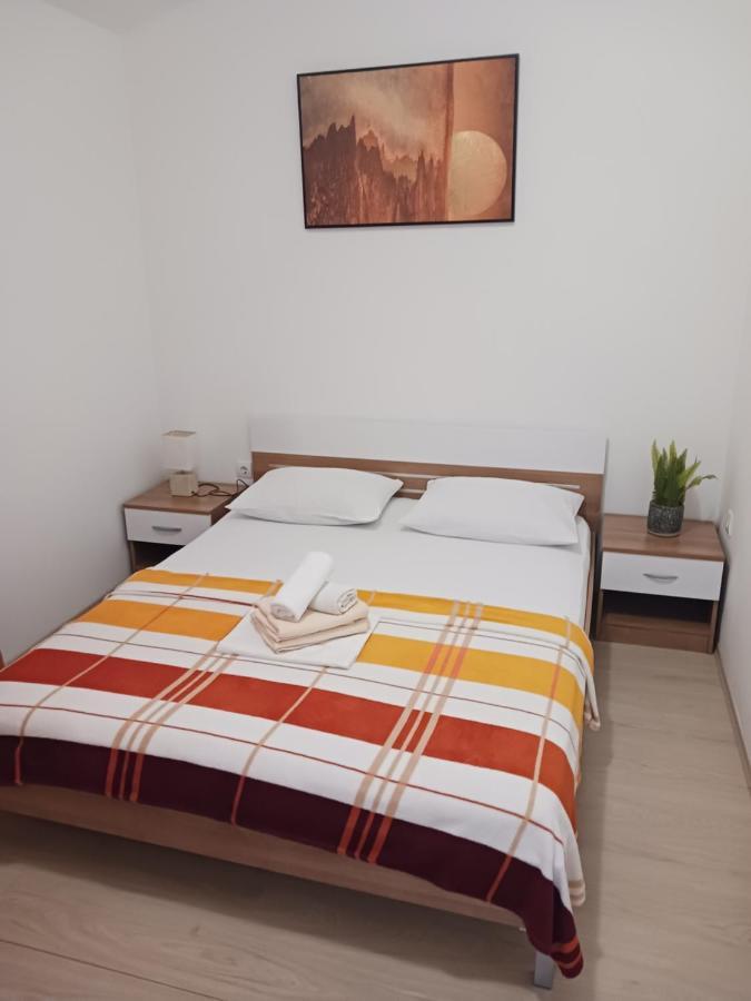 פרימוסטן Apartmani Petra מראה חיצוני תמונה