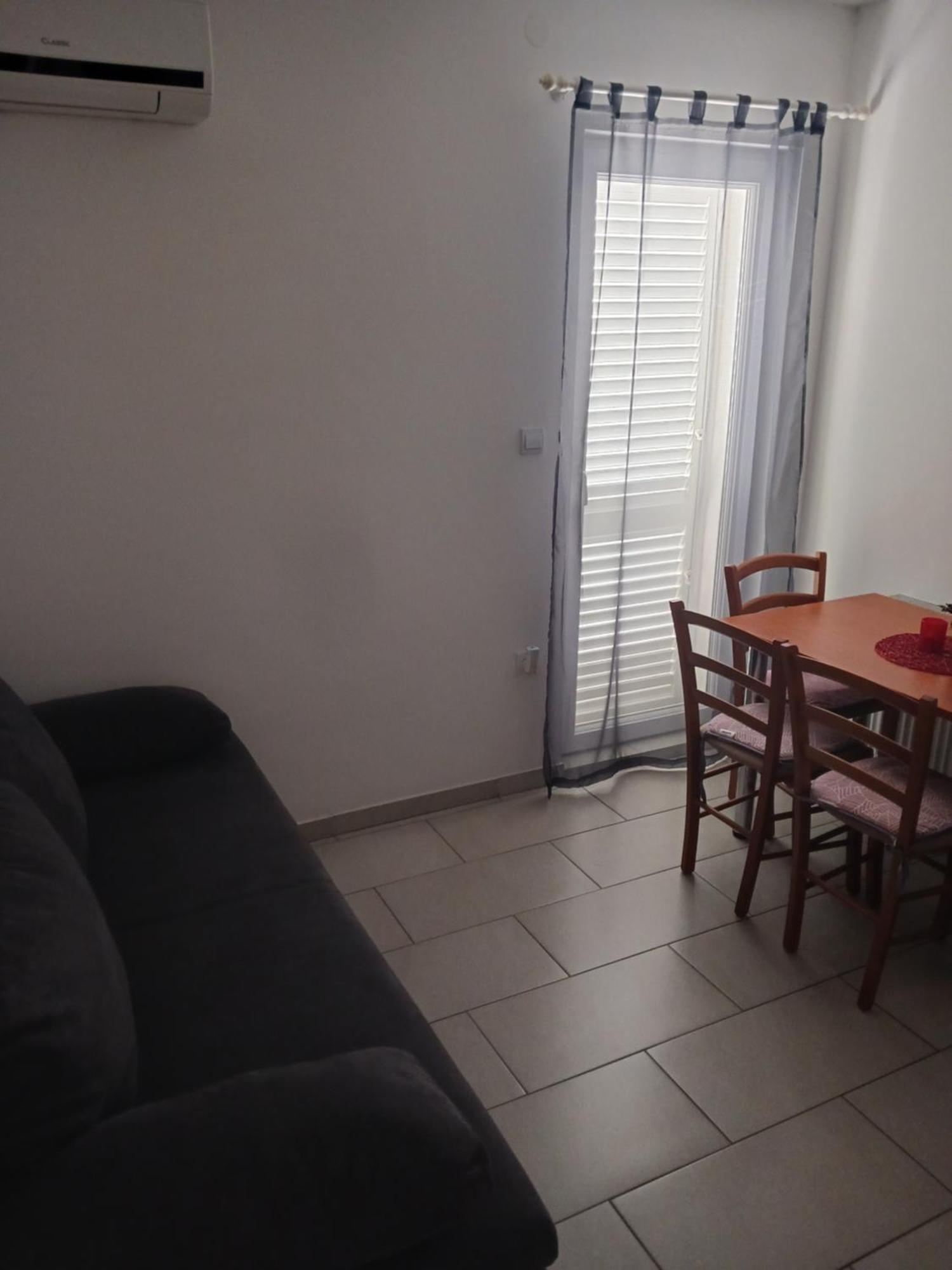 פרימוסטן Apartmani Petra מראה חיצוני תמונה